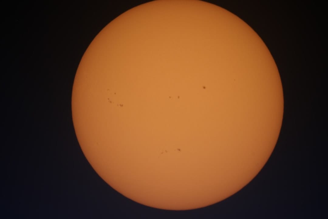 Gros plan du disque solaire - Photo by John J. DeAlessio III